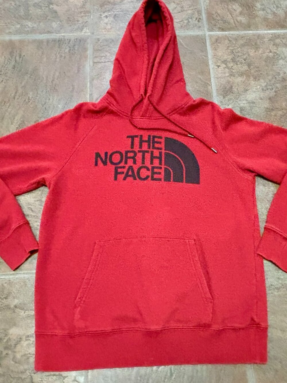 ~~The North Face Women's Red Pullover Hoodie Sweatshirt Logo Pouch Pocket Size M